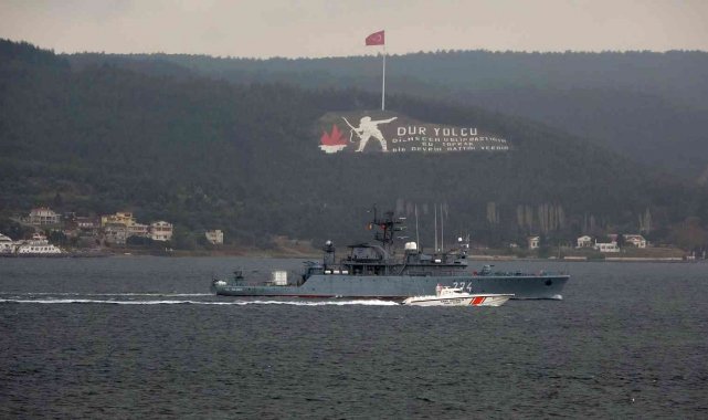 Romanya mayın gemisi Çanakkale Boğazı&#039;ndan geçti