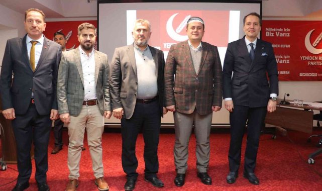 Rozetlerini genel başkan taktı