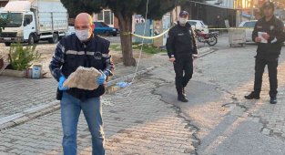 Rüzgarda kafasına 10 kiloluk taş düşen kadın hayatını kaybetti