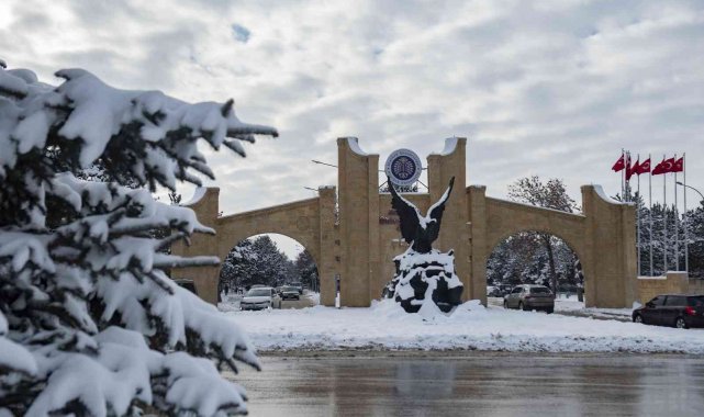 Sağlık Bilimleri Enstitüsü, YÖKAK kalite güvencesi etiketi almaya hak kazandı
