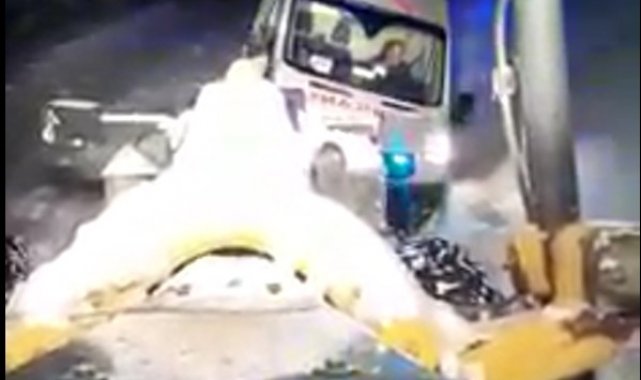 Sağlık ekibi karda mahsur kaldı