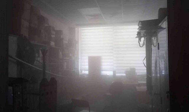 Sağlık müdürlüğü binasında korkutan yangın: Akıllı sistem sayesinde söndü