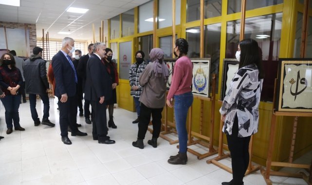 Sağlıkçılar ASÜ'de tezhip, hat ve ebru sergisi açtı