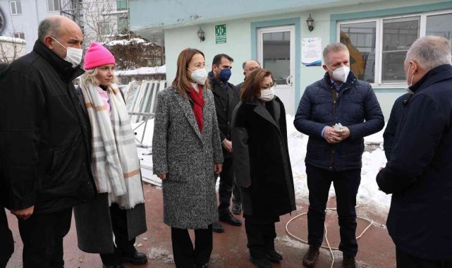 Şahin'den çatıları çöken iş yeri sahiplerine ziyaret