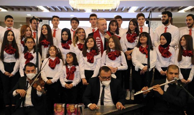 Şahinbey Koro ekibi, Cumhurbaşkanı ile şarkı söylemenin heyecanını yaşadı