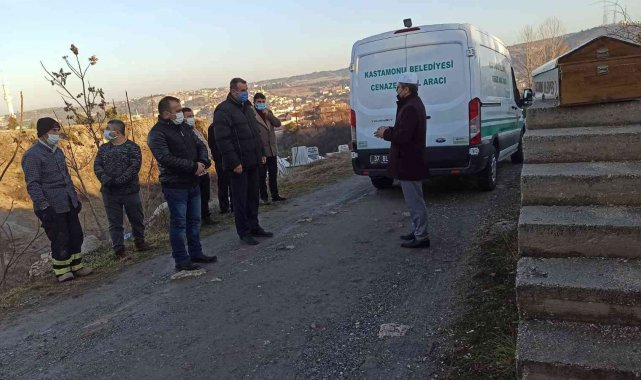 Sahte alkol sebebiyle ölen Romanya uyruklu kadın, kimsesizler mezarlığına defnedildi