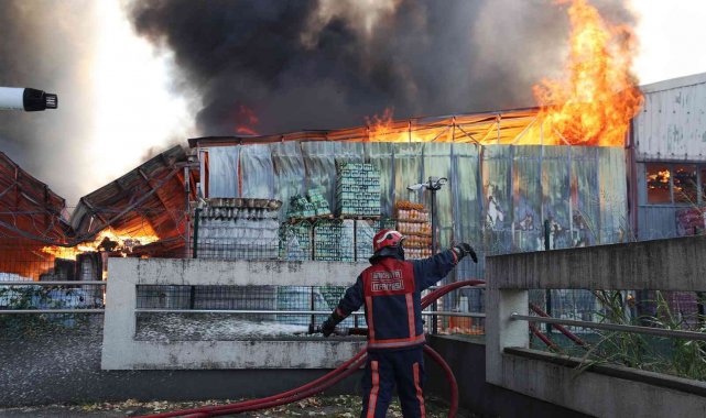 Sakarya&#039;da itfaiyeciler 2021&#039;de de yüzlerce hayat kurtardı