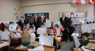 Sakarya'da öğrencilerin karne heyecanı