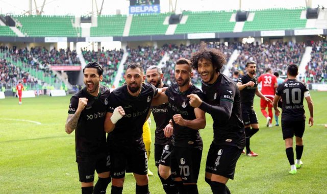 Sakaryaspor, 45 puanla liderliğini koruyor