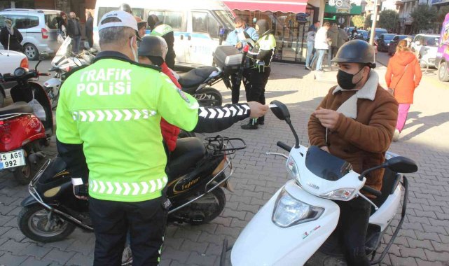 Salihli'de trafik ekiplerinden motosiklet uygulaması