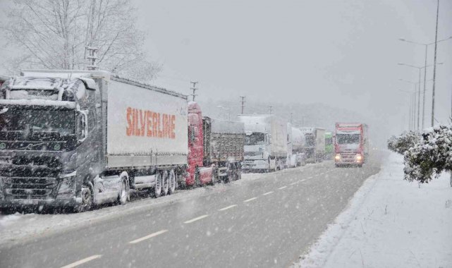 Samsun karayolu tır geçişine kapatıldı