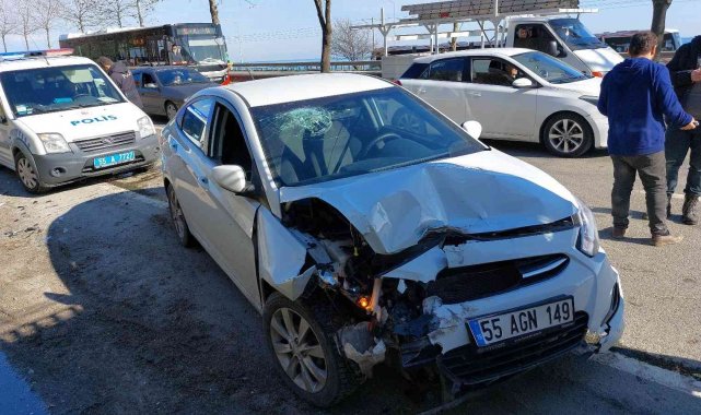 Samsun'da arıza yapan minibüse otomobil çarptı: 1 yaralı