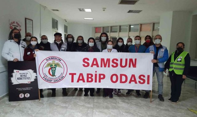 Samsun&#039;da doktorlardan &#039;beyaz nöbet&#039; eylemi