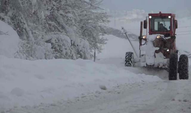 Samsun'da karla mücadele: 328 mahallenin yolu açıldı
