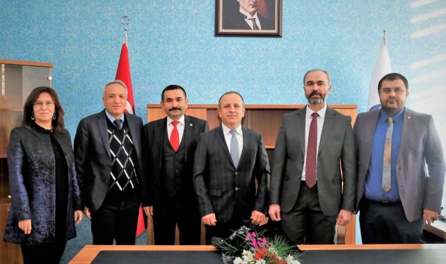 Sanat ve Tasarım Fakültesi Dekanlığında devir teslim töreni gerçekleşti