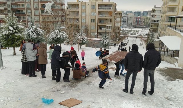 Şanlıurfa sokakları kayak pistine döndü