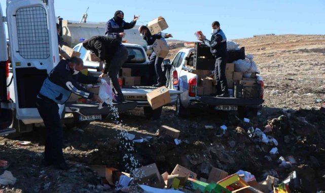 Şanlıurfa&#039;da satışa hazır 6 ton küflenmiş hurmaya el konuldu