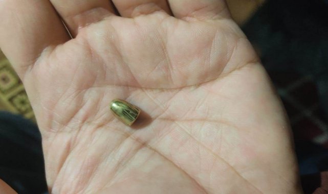 Şanlıurfa'da yorgun mermi evin balkonuna isabet etti