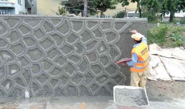 Sarıcaoğlu: "İlçemizi halkımıza yakışır bir hale getiriyoruz"