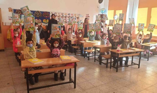 Sarıkamış'ta karne heyecanını