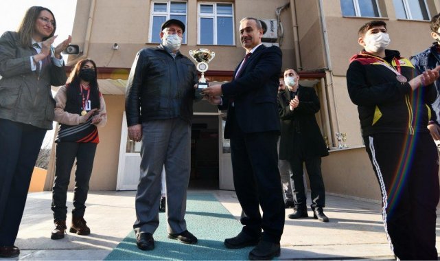 Şehidin adının yaşatıldığı okul il birincisi oldu