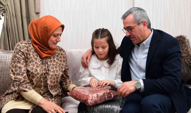 Şehit kızı Zeynep'e doğum günü sürprizi