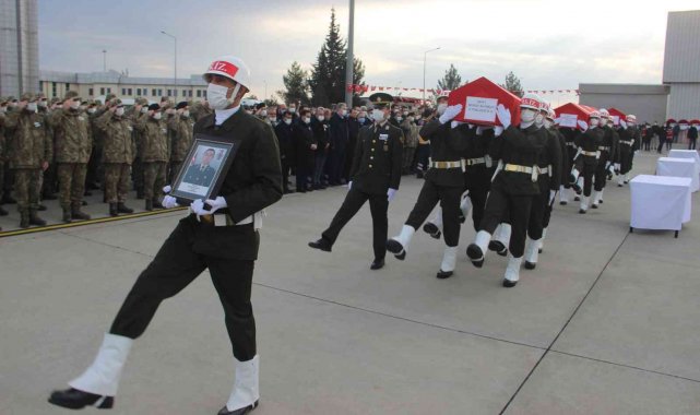 Şehitler törenle memleketlerine uğurlandı