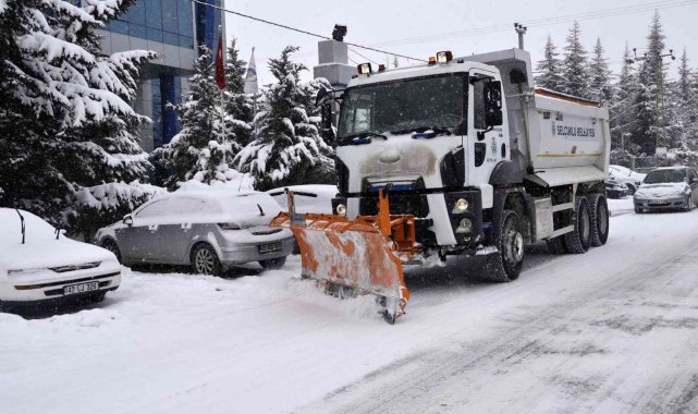Selçuklu Belediyesi ekipleri 724 görev başında