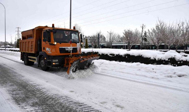 Selçuklu&#039;da kar mesaisi yeniden başladı