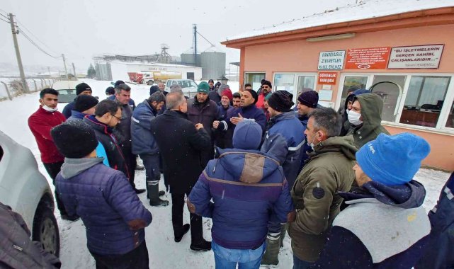 Sendikalaşmak isteyen işçiler iş bırakma eylemine gitti