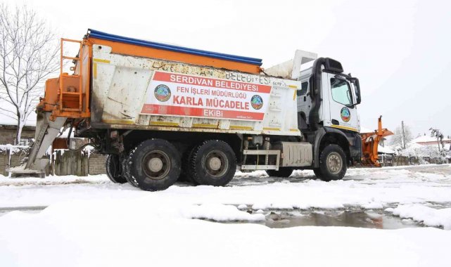 Serdivan'da ekipler 24 saat sahada