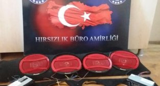 Ses sistemi çalan şahıslar kıskıvrak yakalandı