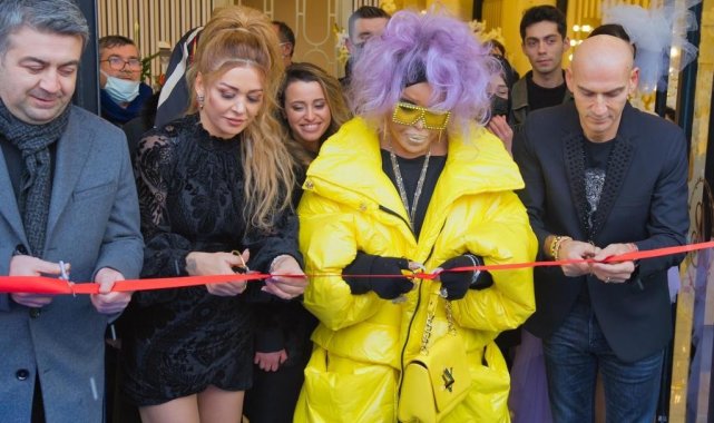 Sevim Alan&#039;ın güzellik merkezi açılışında Bülent Ersoy sürprizi