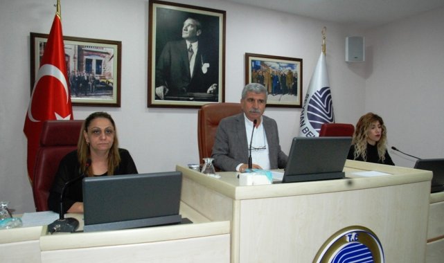 Seyhan Belediye Meclisinde "ihanet" gerginliği