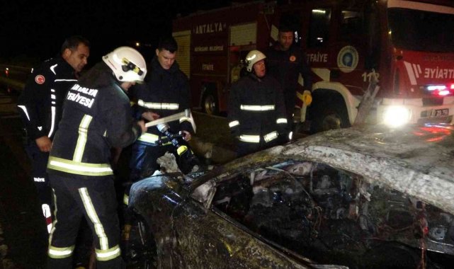 Seyir halindeki otomobil cayır cayır yandı