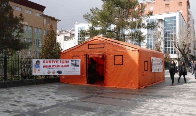 Siirt Valisi Hacıbektaşoğlu, 'Yolun iyilik olsun' yardım çadırını ziyaret etti