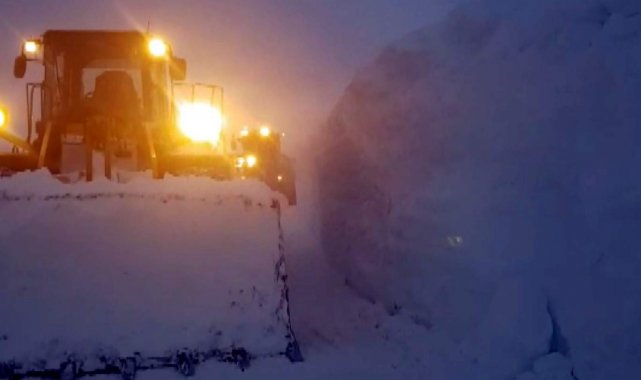 Siirt&#039;te karda mahsur kalan aileyi ekipler kurtardı