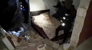 Sıkışan gaz bomba gibi patladı, duvarları yıkılan evde 3 kişi yaralandı