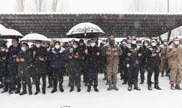 Silah kazasında hayatını kaybeden polis memleketine uğurlandı