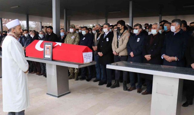 Silah kazasında hayatını kaybeden polis son yolculuğuna uğurlandı