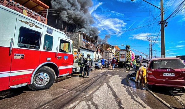 Şili'de alevler göçmen barınaklarını küle çevirdi: 15 yaralı