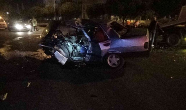 Silivri'de iki otomobil kafa kafaya çarpıştı: 1 ölü