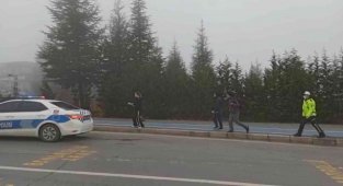 Sınava geç kalan öğrencilerin yardımına polis ekipleri koştu