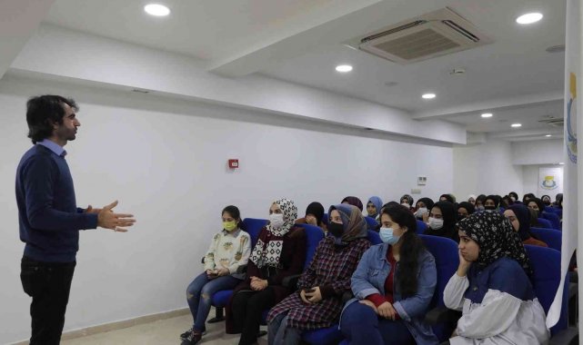 Sınava hazırlanan gençlerden Canpolat&#039;a teşekkür