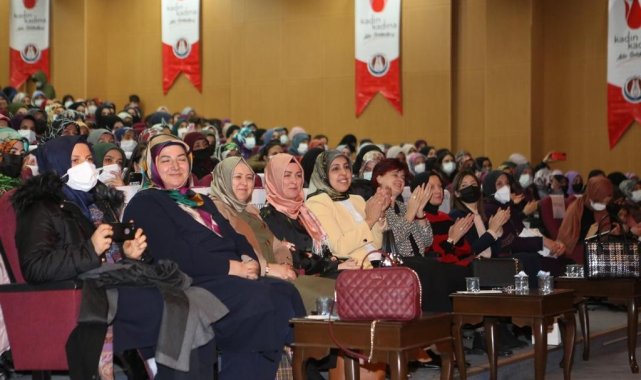 Sincan'da "Kadın Kadına Aile Sohbetleri"nin konuğu Hatice Kübra Tongar oldu