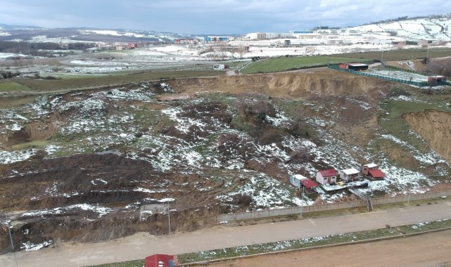 Sinop Demirci köyü limanında heyelan