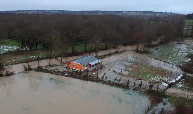 Sinop&#039;ta dere taştı, tarım arazileri sular altında kaldı