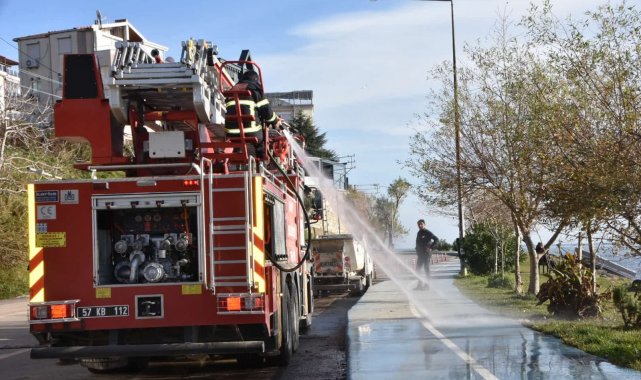 Sinop&#039;ta kaldırımlar yıkandı