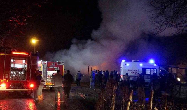 Sinop'ta tek katlı ahşap ev yangında kül oldu