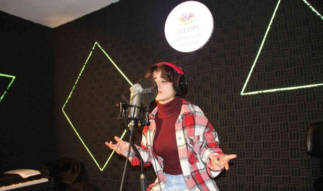 Şırnak'ta ilk defa yabancı müzik klibi çekildi, lise öğrencisinin çocukluk hayali gerçekleşti